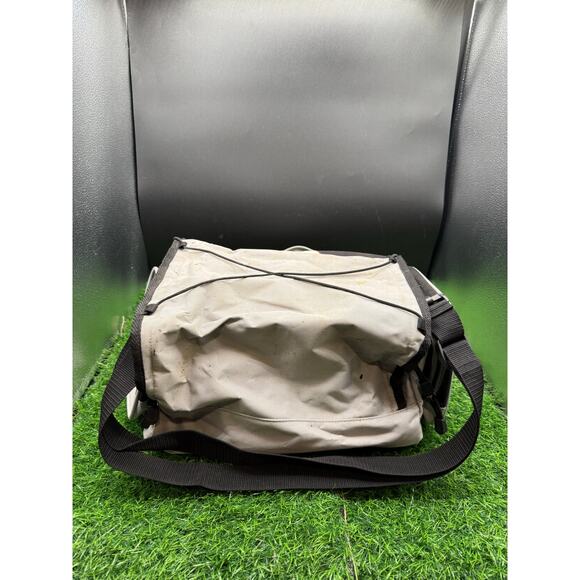 Dale Earnhardt Jr. Gray & Black Duffle Bag – NASCAR Chase Authentics - Picture 4 of 7